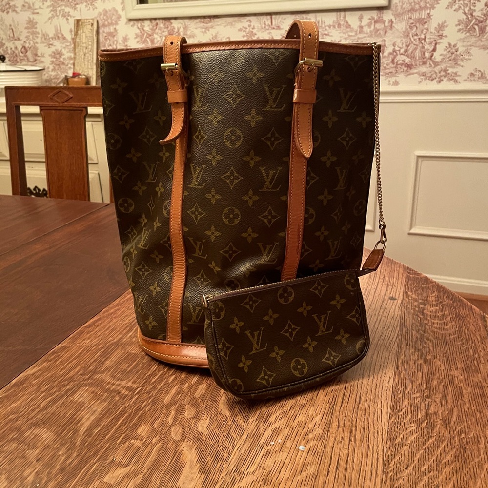 Louis Viutton bucket bag